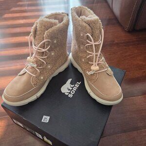 Sorel Women’s Cozy Winter Boots – Tan / Beige